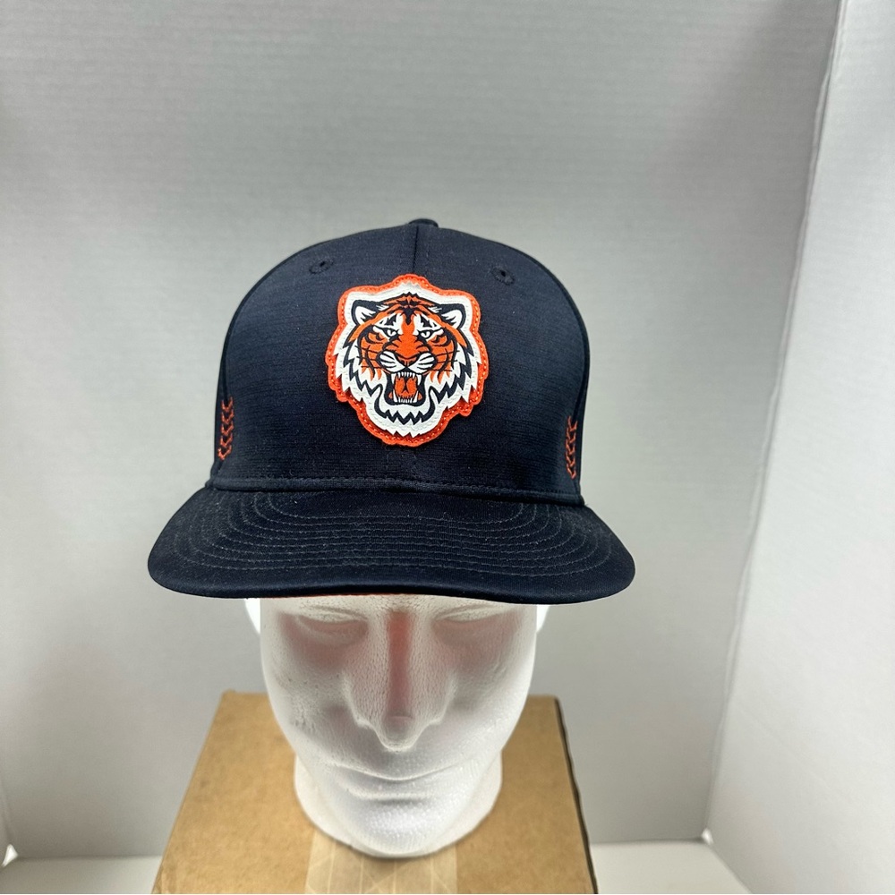 Detroit Tigers New Era 2024 Clubhouse 9FIFTY Snapback Hat - Navy - Picture 2 of 7